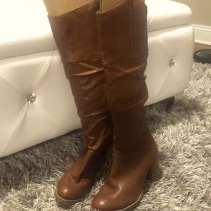 Boots size 7, used 1 time  good condition